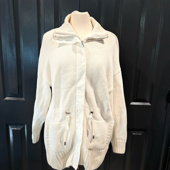 Steve Madden Jackets & Blazers - Steve Madden Cream Zip-Up knit Cardigan with Pockets